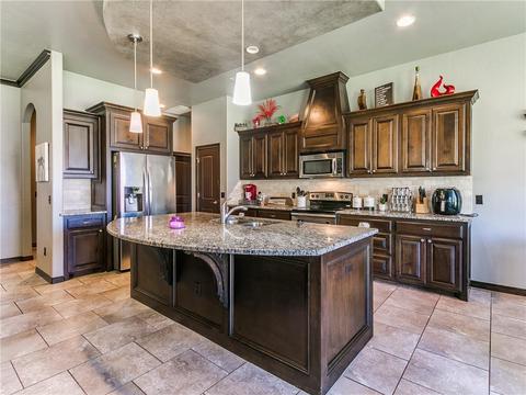 601 Celtic Cir, Yukon, OK 73099 photo 11