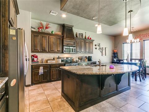 601 Celtic Cir, Yukon, OK 73099 photo 12