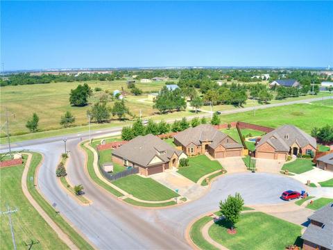 601 Celtic Cir, Yukon, OK 73099 photo 4