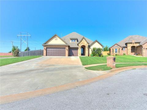 601 Celtic Cir, Yukon, OK 73099 photo 2