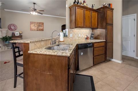 704 Manhattan Dr, Moore, OK 73160 photo 7