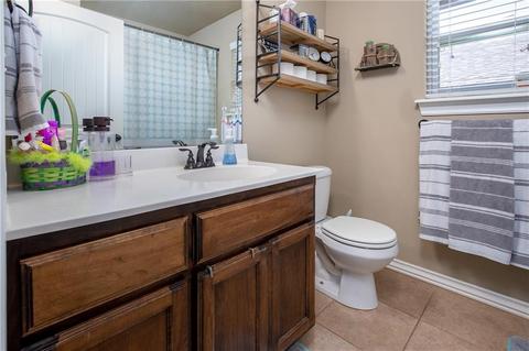 704 Manhattan Dr, Moore, OK 73160 photo 15
