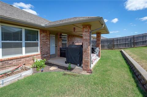 704 Manhattan Dr, Moore, OK 73160 photo 20