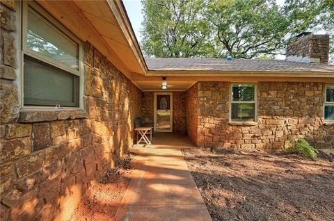 10501 E Post Oak Rd, Noble, OK 73068 photo 2