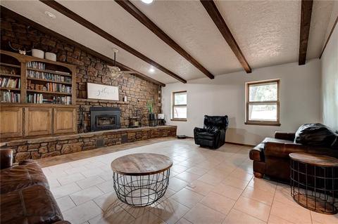 10501 E Post Oak Rd, Noble, OK 73068 photo 4