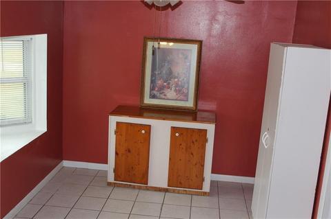 1140 Hickory St, Altus, OK 73521 photo 3