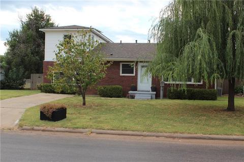 1140 Hickory St, Altus, OK 73521 photo 1