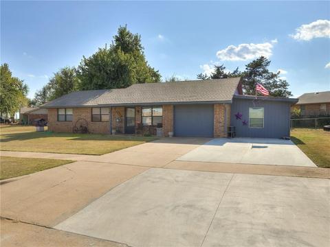 321 E Orbit Dr, Guthrie, OK 73044 photo 3