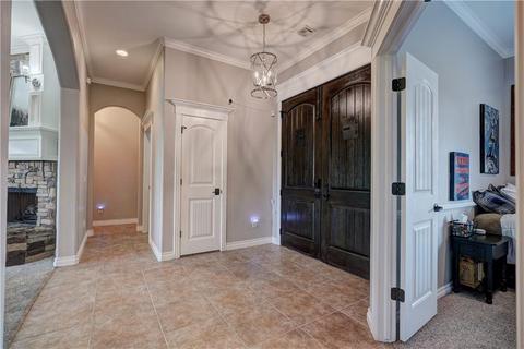 2425 SE 13th St, Moore, OK 73160 photo 4