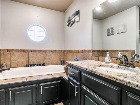 1110 N Cedar Dr, Stroud, OK 74079 photo 22