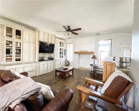 1205 Kingston St, Tuttle, OK 73089 photo 4