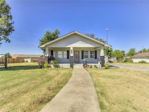 705 SW 2nd, Tuttle, OK 73089 photo 2