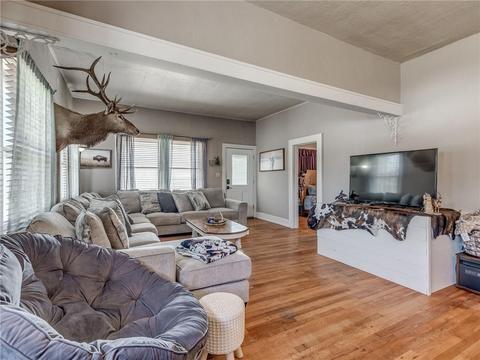 705 SW 2nd, Tuttle, OK 73089 photo 12