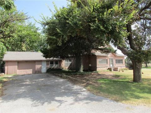121 S 10th St, Thomas, OK 73669 photo 2