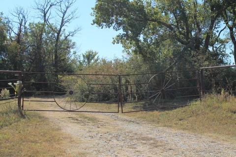 14801 E Vfw Rd, Glencoe, OK 74032 photo 2