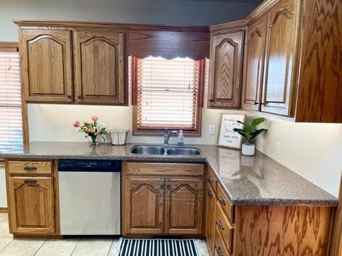 1249 S 4th St, Perry, OK 73077 photo 4