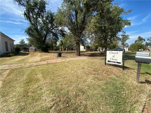 304 S Broadway Ave, Hinton, OK 73047