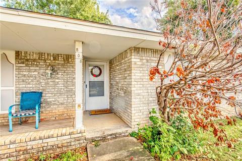 808 Brent Dr, Moore, OK 73170 photo 4