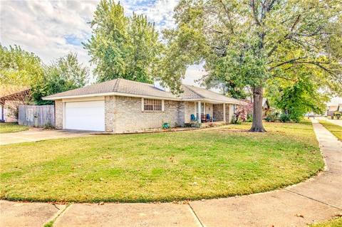 808 Brent Dr, Moore, OK 73170 photo 3