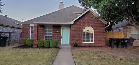 2512 Lakecrest Dr, Moore, OK 73170 photo 1