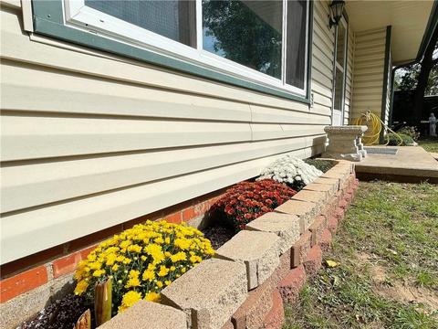 1310 E 2nd St, Cushing, OK 74023 photo 2