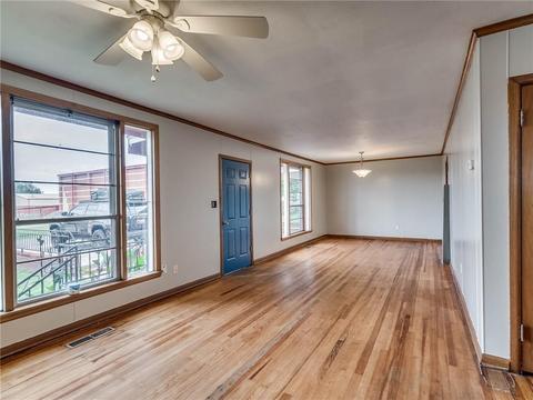 516 W Park St, Mcloud, OK 74851 photo 6