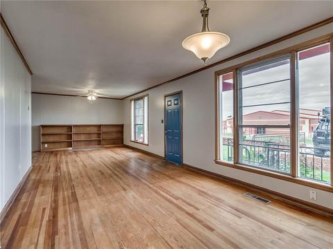 516 W Park St, Mcloud, OK 74851 photo 9