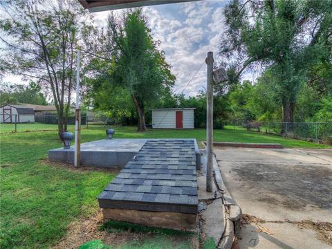 516 W Park St, Mcloud, OK 74851 photo 31