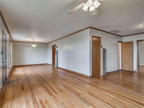 516 W Park St, Mcloud, OK 74851 photo 7