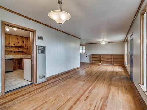 516 W Park St, Mcloud, OK 74851 photo 8