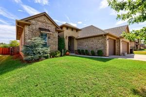 1500 Atalon Dr, Moore, OK 73160 photo 2