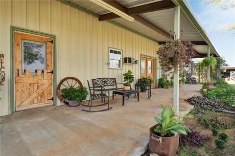 12134 N 1880 Rd, Sayre, OK 73662