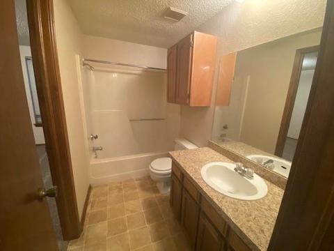 2121 Meench Dr, Moore, OK 73170 photo 3