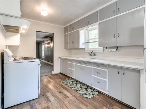 1206 E Maple St, Cushing, OK 74023 photo 8