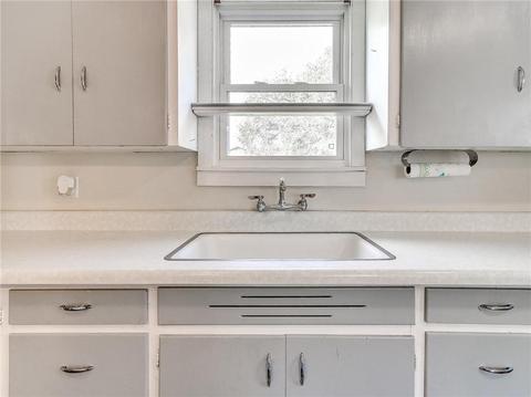 1206 E Maple St, Cushing, OK 74023 photo 7