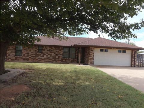 1805 Jupiter St, Altus, OK 73521 photo 2
