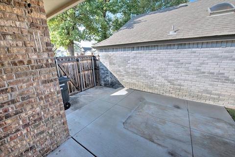 2102 Lonnie Ln, Moore, OK 73170 photo 21