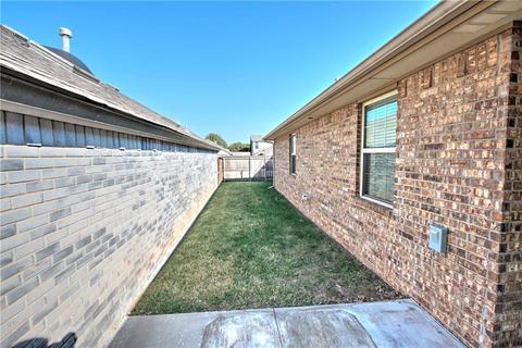 2102 Lonnie Ln, Moore, OK 73170 photo 24