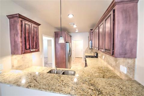 2102 Lonnie Ln, Moore, OK 73170 photo 8