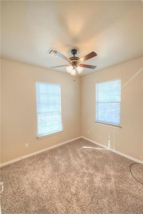 2102 Lonnie Ln, Moore, OK 73170 photo 9