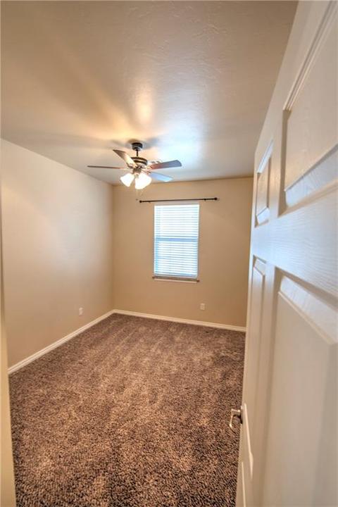 2102 Lonnie Ln, Moore, OK 73170 photo 12