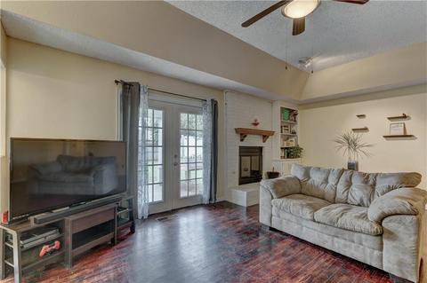 832 Lakecrest Dr, Moore, OK 73170 photo 8