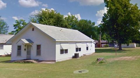 837 E 3rd St, Cushing, OK 74023 photo 3