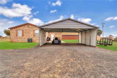 432 Main St, Lone Wolf, OK 73655 photo 32