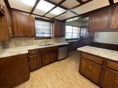 801 Brent Dr, Moore, OK 73170 photo 3