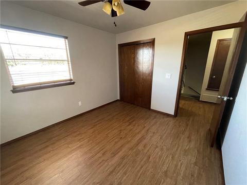 801 Brent Dr, Moore, OK 73170 photo 13