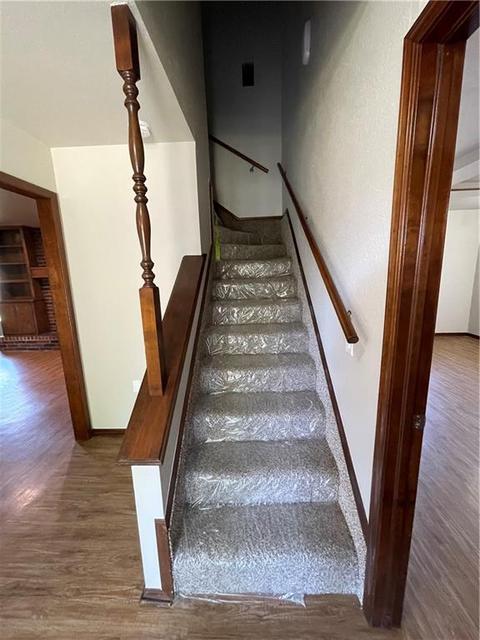 801 Brent Dr, Moore, OK 73170 photo 2