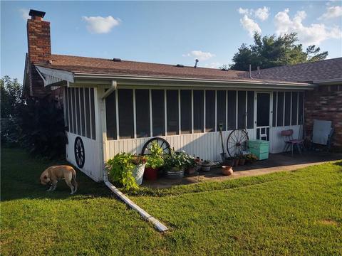 509 E Scott St, Carnegie, OK 73015 photo 2