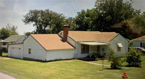 1122 Ivanhoe St, Perry, OK 73077 photo 1