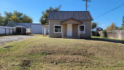 109 N 7th St, Mcloud, OK 74851 photo 1